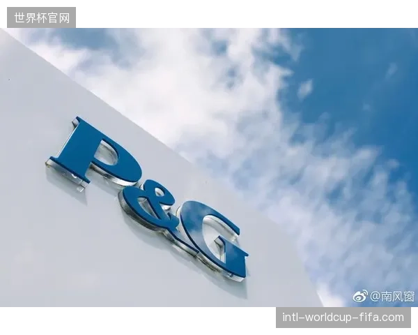 小而美”的垂直兴趣部落正在瓦解“大而全”平台的根基，社群生态呈现离散化趋势